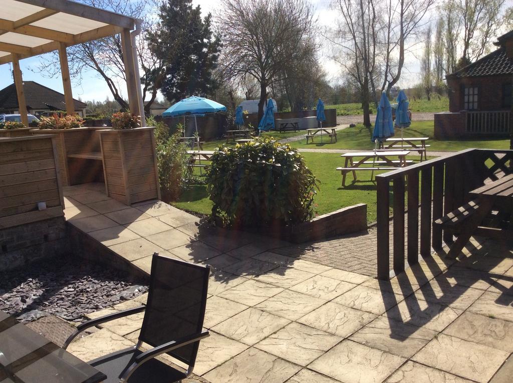 The Swan Motel, Gillingham Beccles Esterno foto